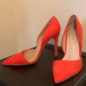 Orange “Amiyah” Pumps